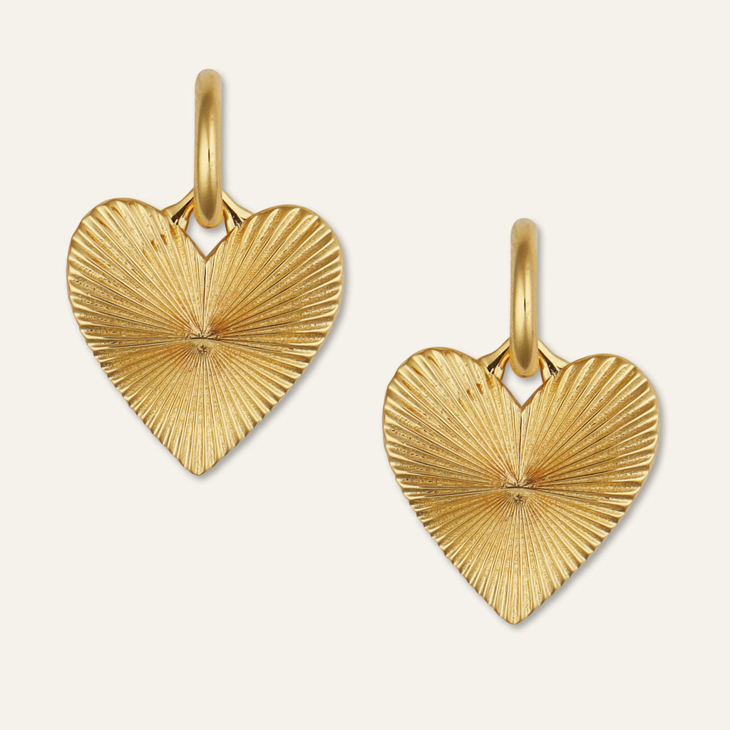 Small Ribbed Heart Huggies