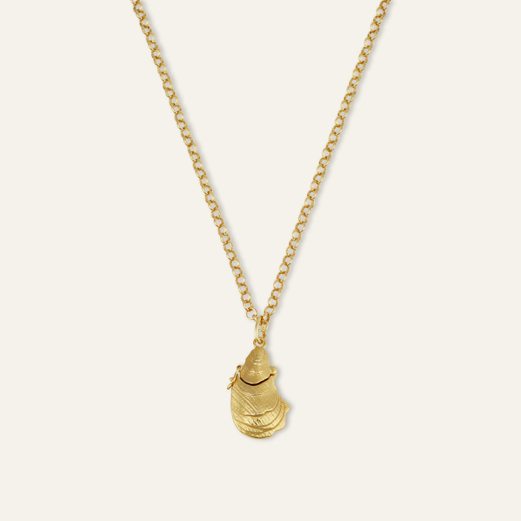 Oyster Vesta Case Necklace