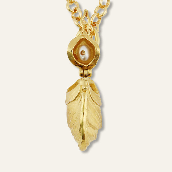 Oyster Vesta Case Necklace