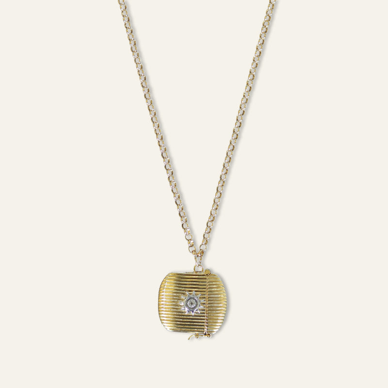 Ribbed Vesta Case Necklace