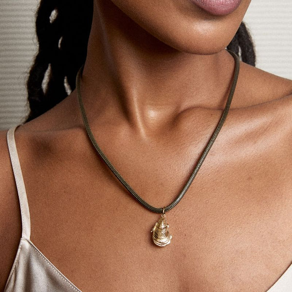 oyster cord necklace 