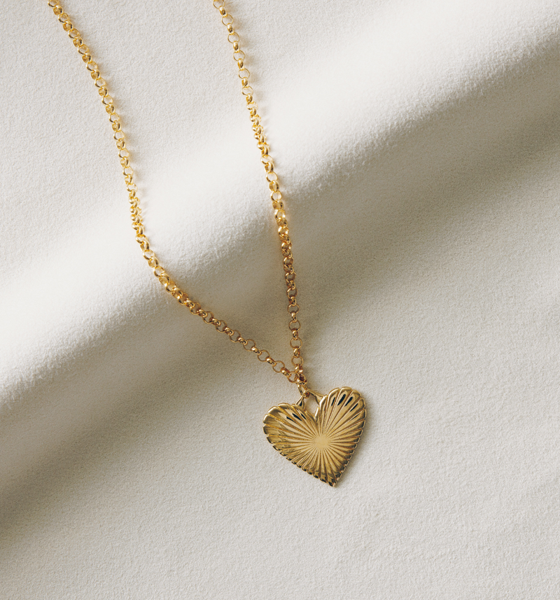 ribbed heart of gold necklace