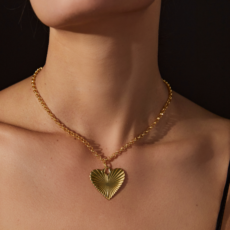 ribbed heart of gold necklace